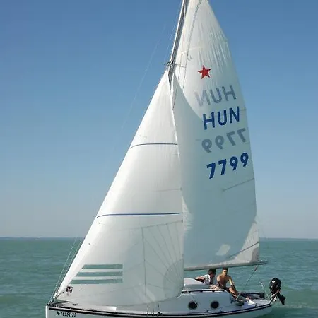 Dock Úszó hotel Siófok